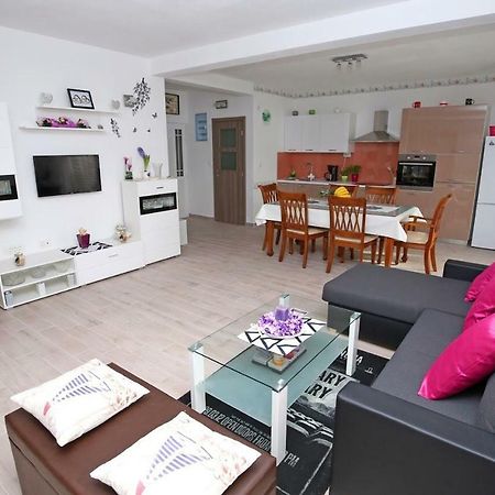 Luciano Apartment Mravince Luaran gambar
