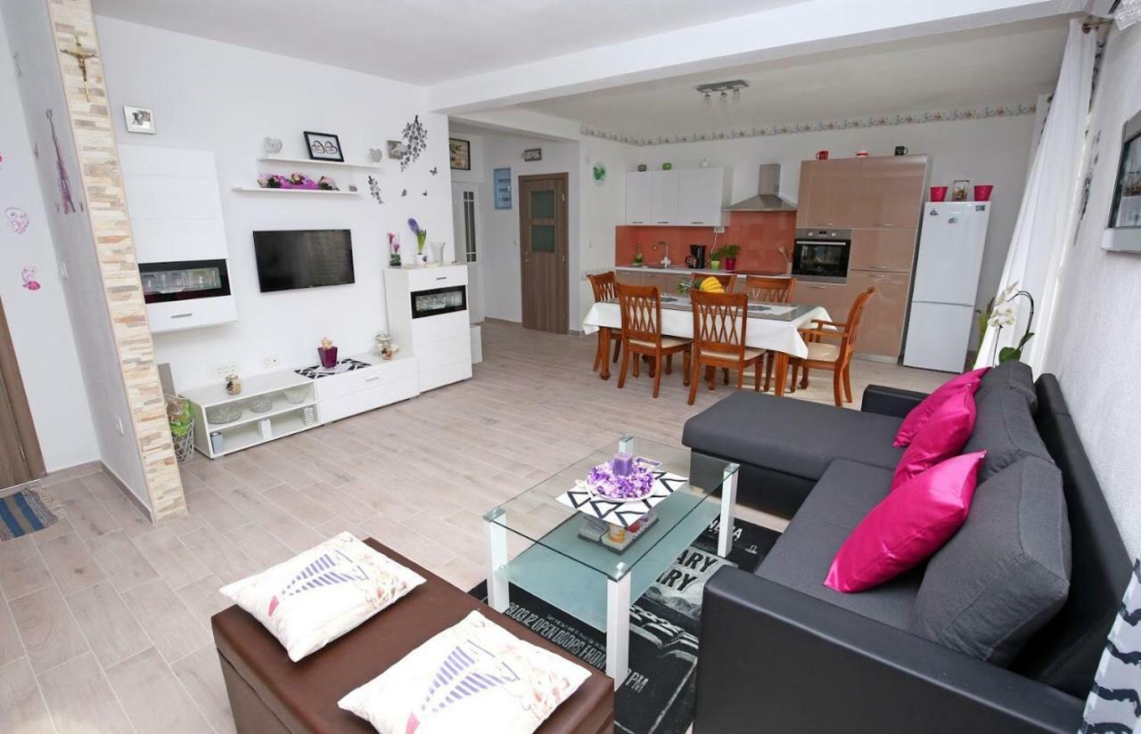 Luciano Apartment Mravince Luaran gambar