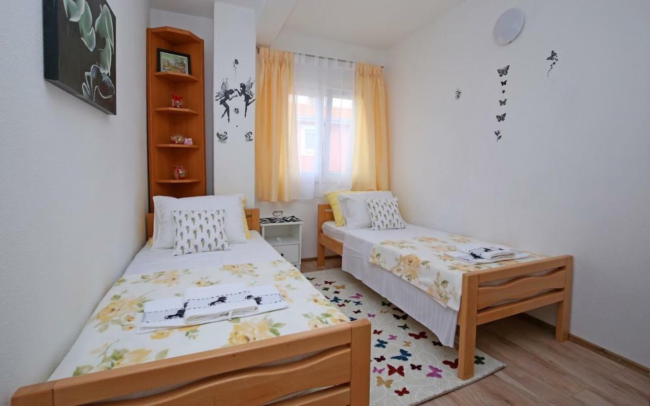 Luciano Apartment Mravince Luaran gambar