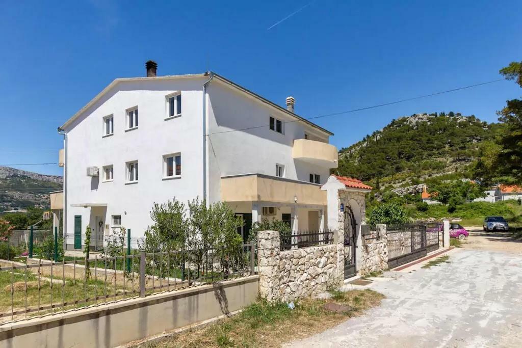 Luciano Apartment Mravince Luaran gambar