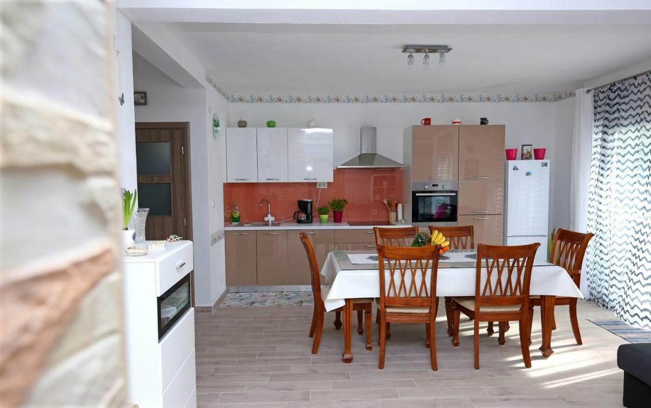 Luciano Apartment Mravince Luaran gambar