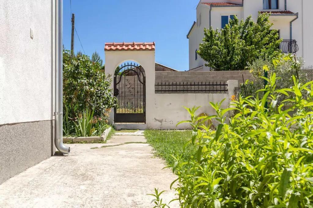 Luciano Apartment Mravince Luaran gambar